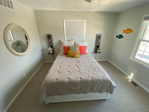 Fotografie z fotogalerie ubytování Stunning and Spacious 3br/2.5 ba only a block to the Bay Beaches v destinaci Wildwood Highlands Beach