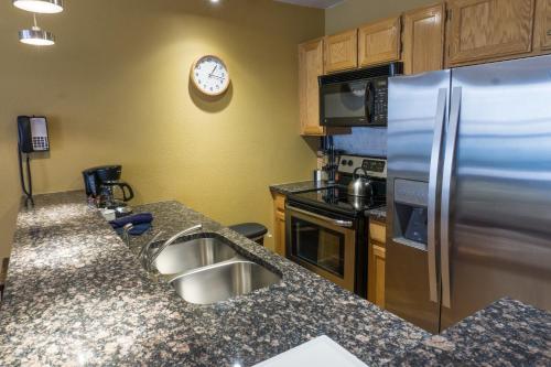 Η κουζίνα ή μικρή κουζίνα στο River Mnt Lodge W320