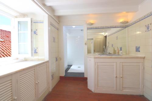 The Downtown Terrace - Fabulous Views, Sun Deck, Penthouse, 5th-floor no lift