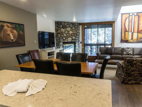 3132 Aspen Grove – Photos 3
