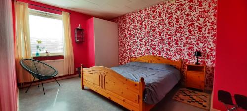 Postel nebo postele na pokoji v ubytování Eksjö Småland 2 ruime appartementen