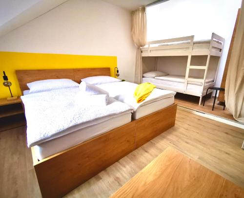 Φωτογραφία από το άλμπουμ του Rainbow House Rooms στο Μάριμπορ