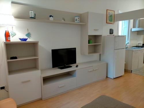 A kitchen or kitchenette at Brigante's home