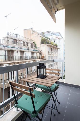 Athena’s Hideaway- Fully Renovated- Absolute Best Location