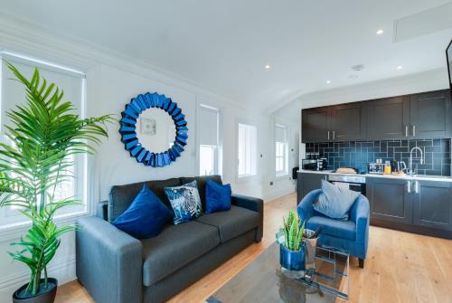 80 by Elite Image
