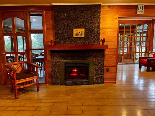 Gallery image of Hotel y Cabañas Villarrica in Villarrica