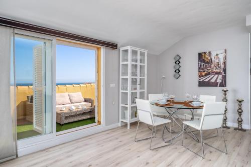 Seaview penthouse by Costarentals - Ref 112