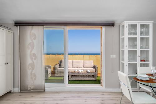 Seaview penthouse by Costarentals - Ref 112