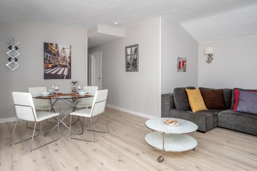 Seaview penthouse by Costarentals - Ref 112