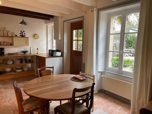 Kuchyňa alebo kuchynka v ubytovaní La Maison Verte a Etables sur Mer
