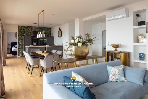 Schindler Luxury Penthouse - Sea View Terrace, Pool & Private Parking