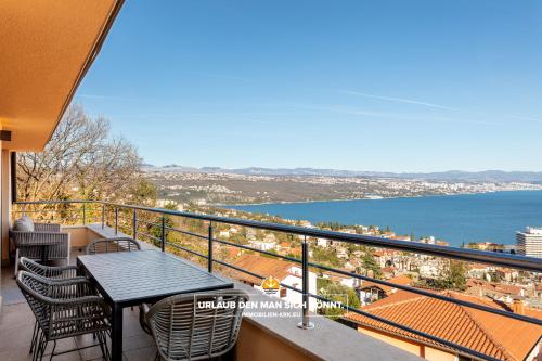 Schindler Luxury Penthouse - Sea View Terrace, Pool & Private Parking