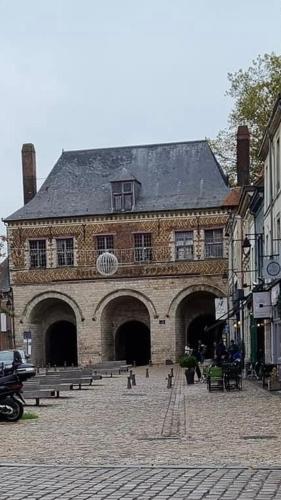 Gallery image of La Petite Place de la Porte de Gand in Lille
