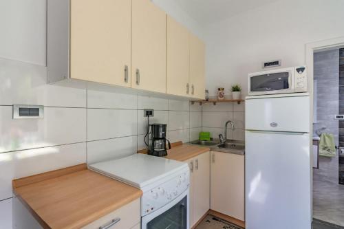 Apartments by the sea Pag - 20986