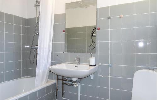 Kúpeľňa v ubytovaní Beautiful Home In Allinge With Wifi