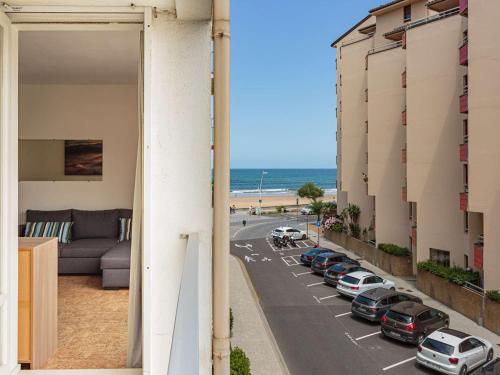Appartement Rustique en Bord de Mer à Hendaye - 2 Chambres, Balcon, Quartier Plage - FR-1-2-293
