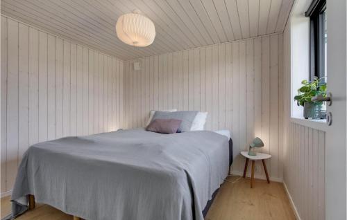 Cama o camas de una habitación en Cozy Home In Hørve With Wifi