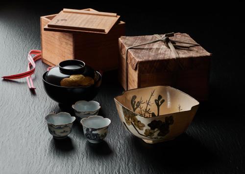 a group of cups and a box and a bowl at Arima Onsen Takayamaso Hanano in Kobe