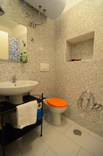 Shine Apartment