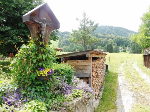 a gardenificialificialificialificialificialificialificialificialificialificialificialificialificialificial at Haus Christoph in Bad Wiessee