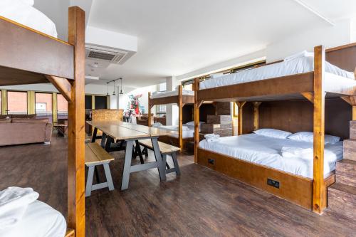 Voodi või voodid majutusasutuse The Bling Hotel by UStay Aparthotels toas