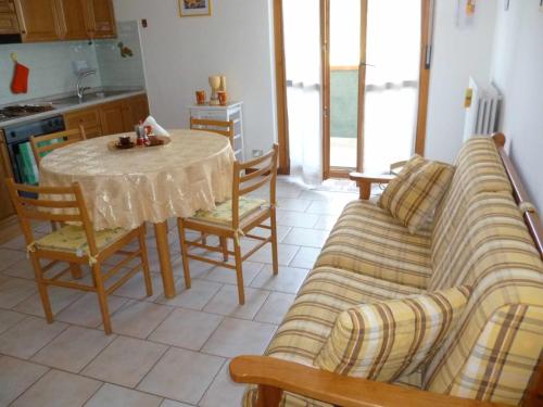L19 Trilocale con vista mare