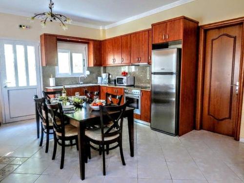 Φωτογραφία από το άλμπουμ του Villa Asterea Near Beach Private Pool and Sea Views στο Ρατζακλί