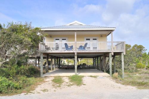 Whitesands South Relax in comfort at this duplex within walking distance of the beach