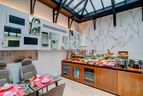 Gallery image of Hotel Joyce - Astotel in Paris