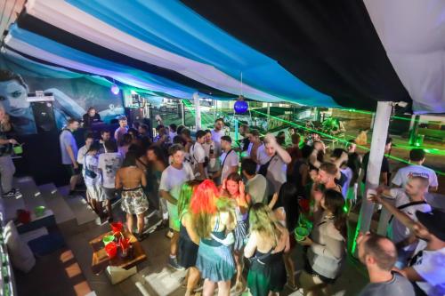 Επισκέπτες που μένουν στο Phangan Arena Hostel