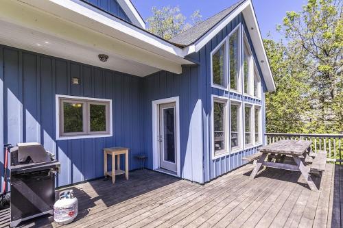 Μπαλκόνι ή βεράντα στο Executive-BBQ-Full-Kitchen-Washer-Dryer-Sauna-Backyard-Parking-Air-Conditioning