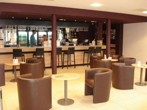 Lounge alebo bar v ubytovaní Vue imprenable sur Lac de Serre-Ponçon à Chorges : appt prestige 8 pers