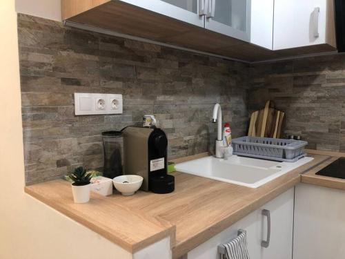 Kuchyň nebo kuchyňský kout v ubytování Lili Lakeside New Renovated