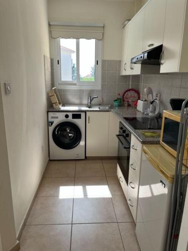 Gallery image of The Holiday Flat, gateway to desired experiences in Peyia