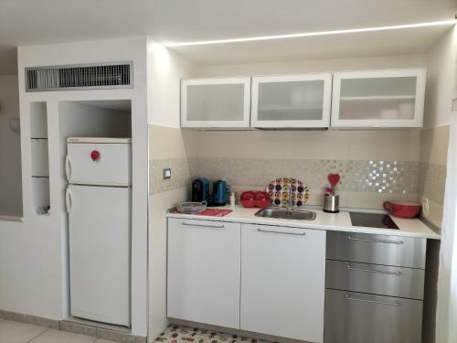 Η κουζίνα ή μικρή κουζίνα στο Modern house