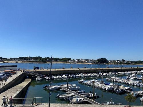 Appartement 1 pièce 35m² - Centre Étel - Vue port - 3 pers. - FR-1-397-51