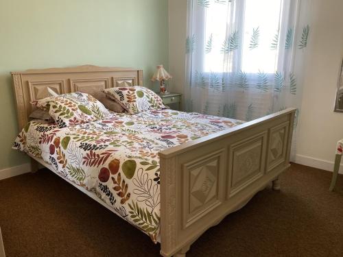 Photo de la galerie de l'établissement Maison RDC avec Jardin et Terrasse à Belz - 2 Chb, 4 pers, Proche Mer, WiFi, Parking - FR-1-397-67, à Belz