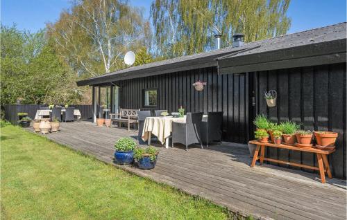 Κήπος έξω από το Nice Home In Hornbæk With Kitchen