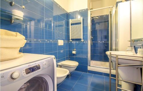 A bathroom at Stunning Apartment In Bogliasco With Kitchen