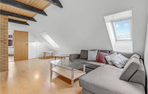 Χώρος καθιστικού στο Stunning Home In Østermarie With Wifi