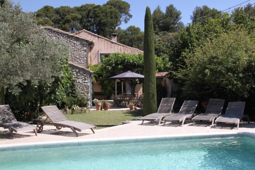 Charming Provençal farmhouse with pool