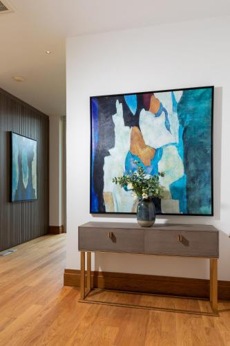 Hiddenbay Teos Hotelにあるテレビまたはエンターテインメントセンター