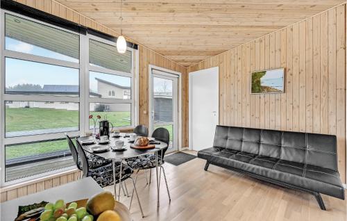 Fotografie z fotogalerie ubytování Cozy Home In Roslev With Wifi v destinaci Sallingsund