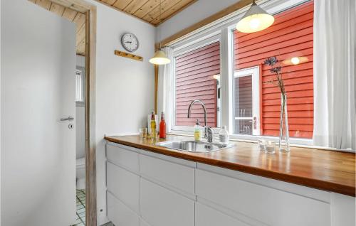 Φωτογραφία από το άλμπουμ του 2 Bedroom Stunning Home In Gudhjem σε Gudhjem