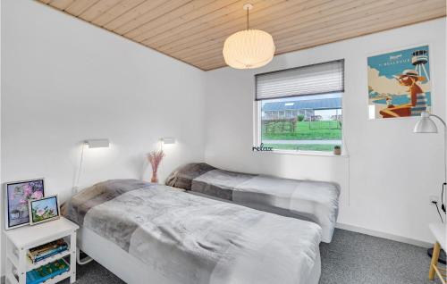 Postel nebo postele na pokoji v ubytování Stunning Home In Faaborg With Kitchen