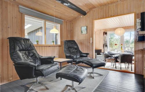 Ruang duduk di Beautiful Home In Ebeltoft With Kitchen