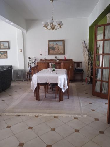 Χώρος καθιστικού στο Stamatina's House