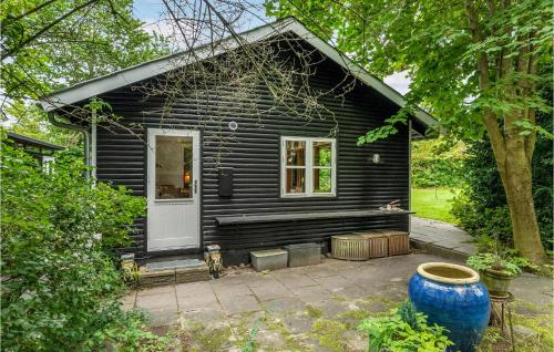 Κήπος έξω από το Stunning Home In Hornbæk With Wifi