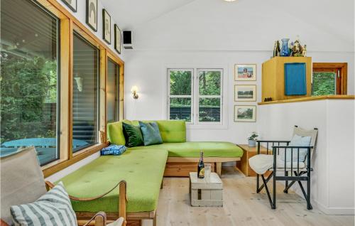 Χώρος καθιστικού στο Stunning Home In Hornbæk With Wifi