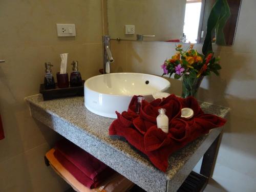 Ένα μπάνιο στο Koh Phangan Pavilions Serviced Apartments